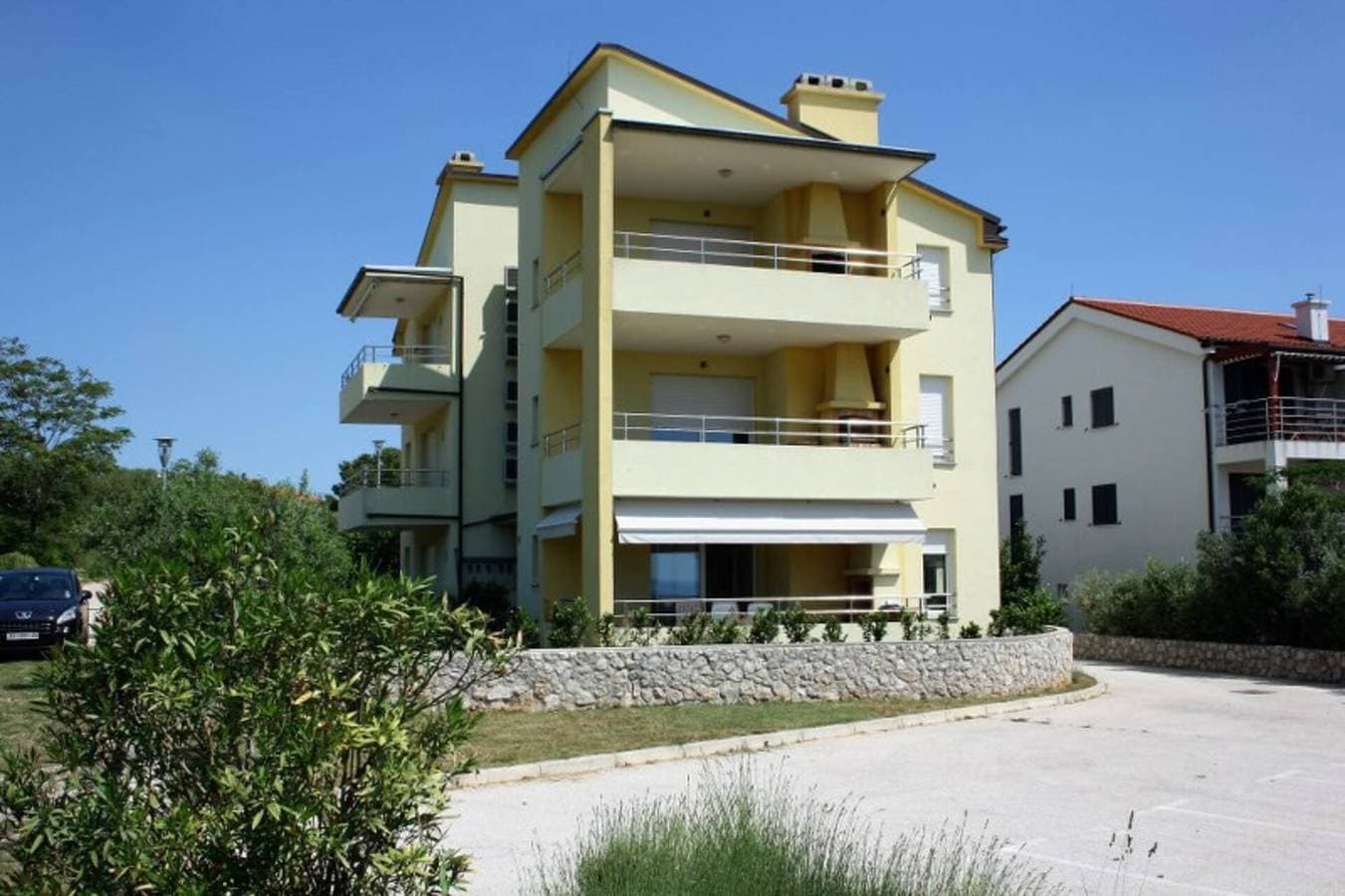 Foto 9 von 36: Haustierfreundliche Ferienwohnung Mediterraneo mit privatem Garten & Meerblick