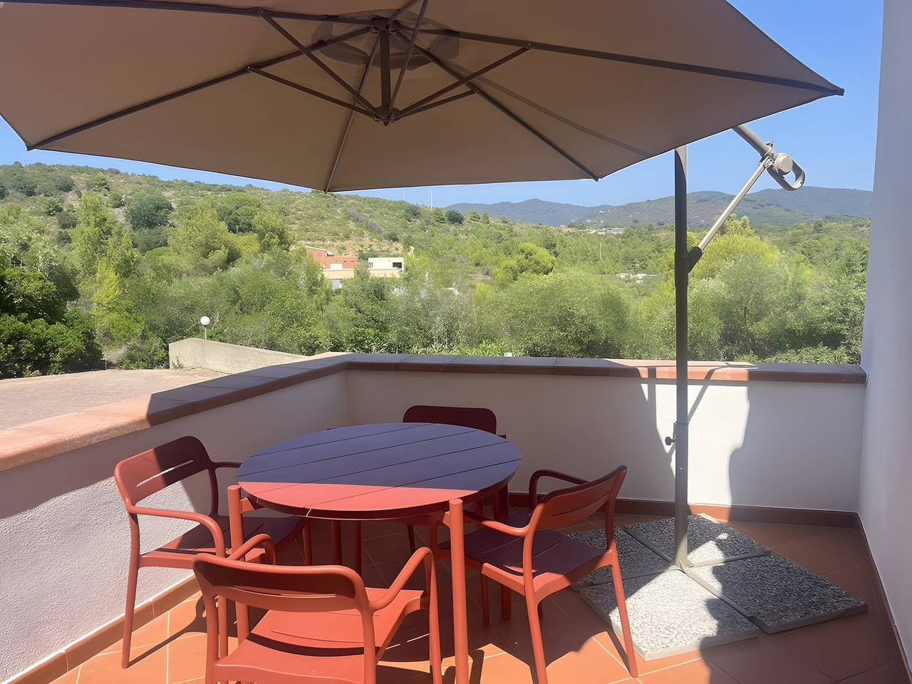 Foto 7 von 33: Apartment 'Il Casalino - Bilo 4' mit Bergblick, Gemeinschaftsgarten und Klimaanlage