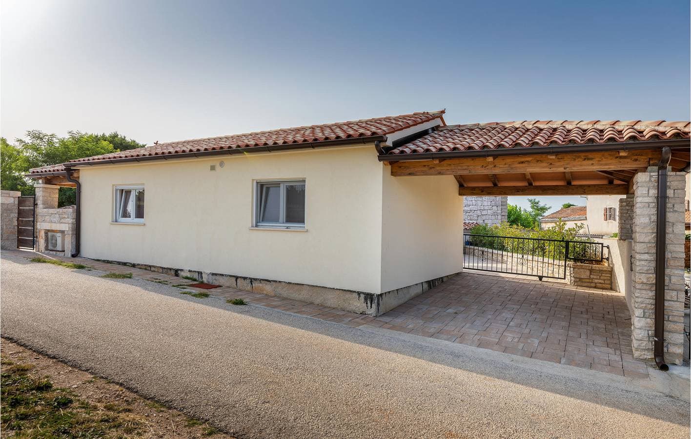 Foto 2 von 33: Gemütliche 1-Zimmer-Wohnung mit Terrasse, WLAN, Parkplatz und Klimaanlage