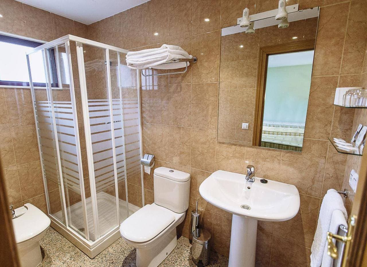 Foto 6 von 14: Double Room with Air  Conditioning and Private Bathroom