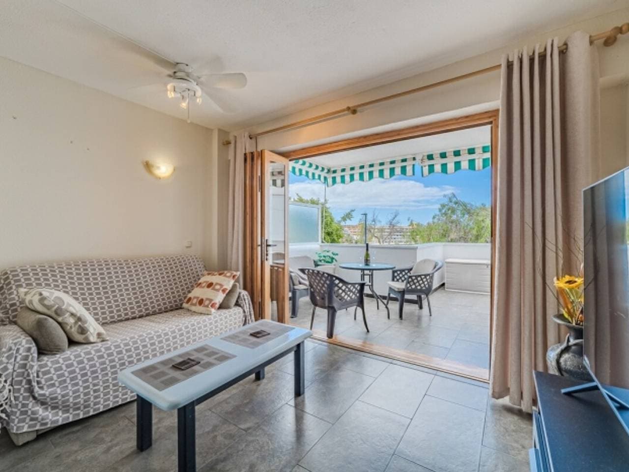 Foto 3 von 24: Modernes Studio in Costa Adeje mit großer Terrasse