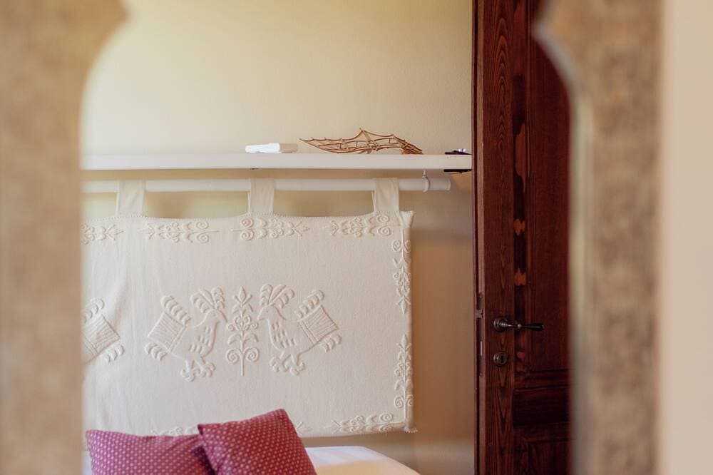 Foto 4 von 28: Sassicaia 2 Schlafzimmer, 2 Bäder, AC, WIFI, salziger Pool