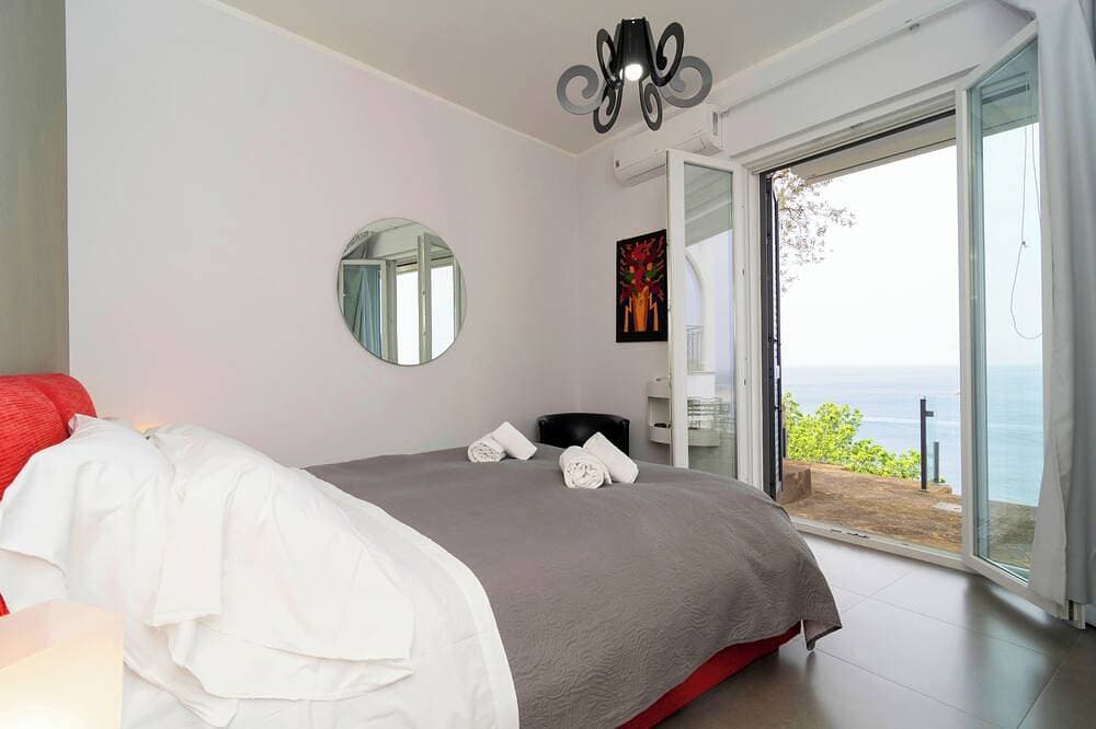 Foto 5 von 30: Übersicht exklusiven Villa am Meer in Sorrento Peninsula