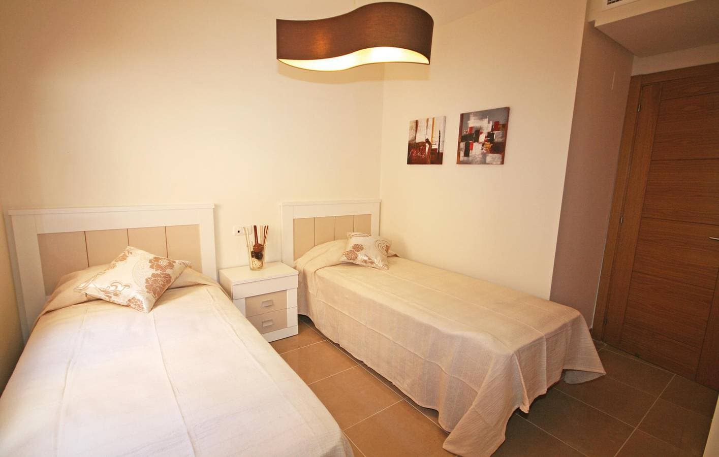 Foto 13 von 24: Apartment mit Meerblick, Pool und Parkplatz