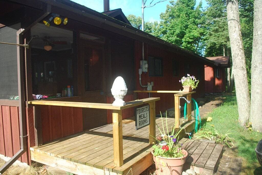 Foto 9 von 20: Shadwell, beautiful private setting on Font Lake