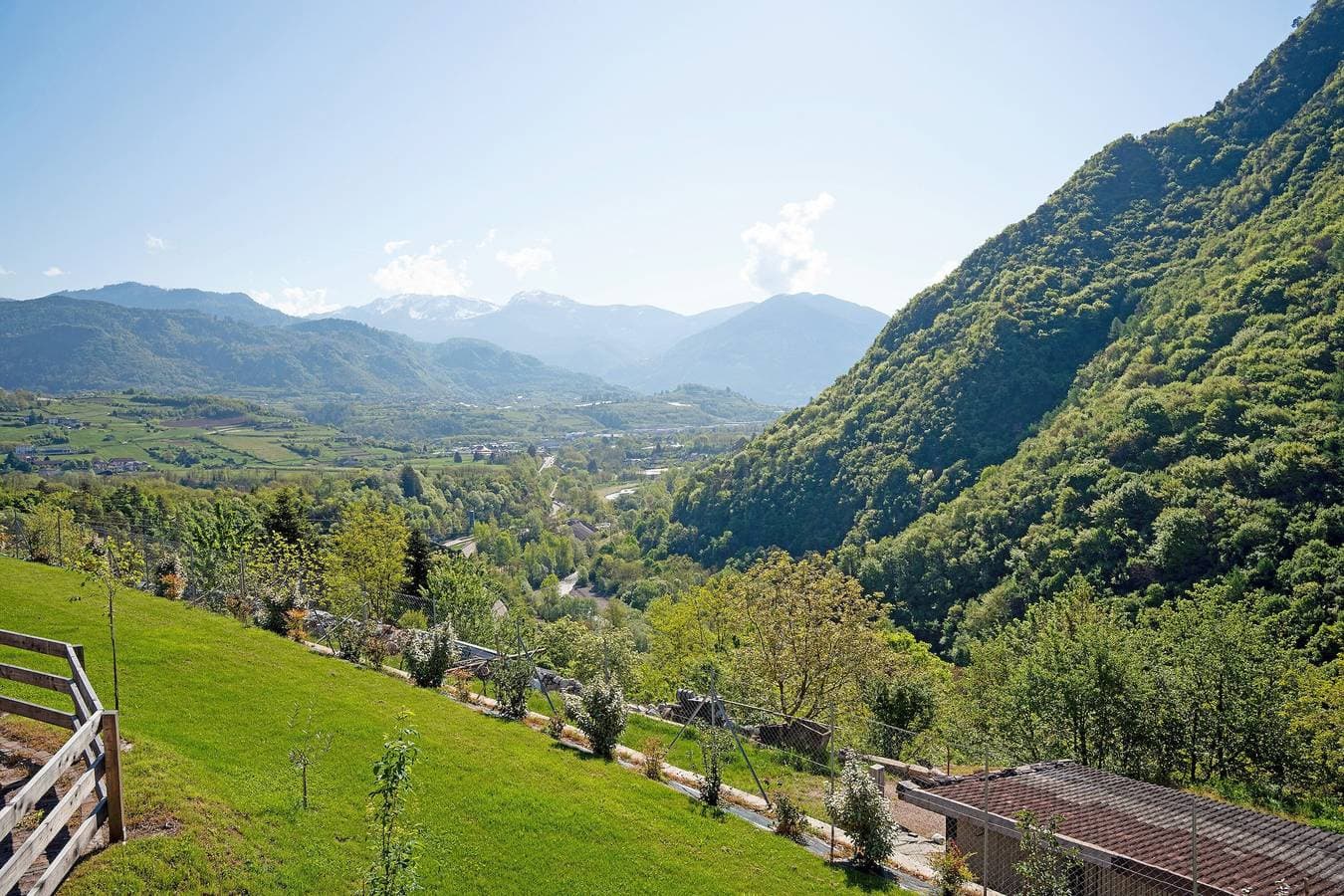 Foto 7 von 29: Ferienwohnung 'Con Giardino' mit Bergblick, Wi-Fi und Klimaanlage