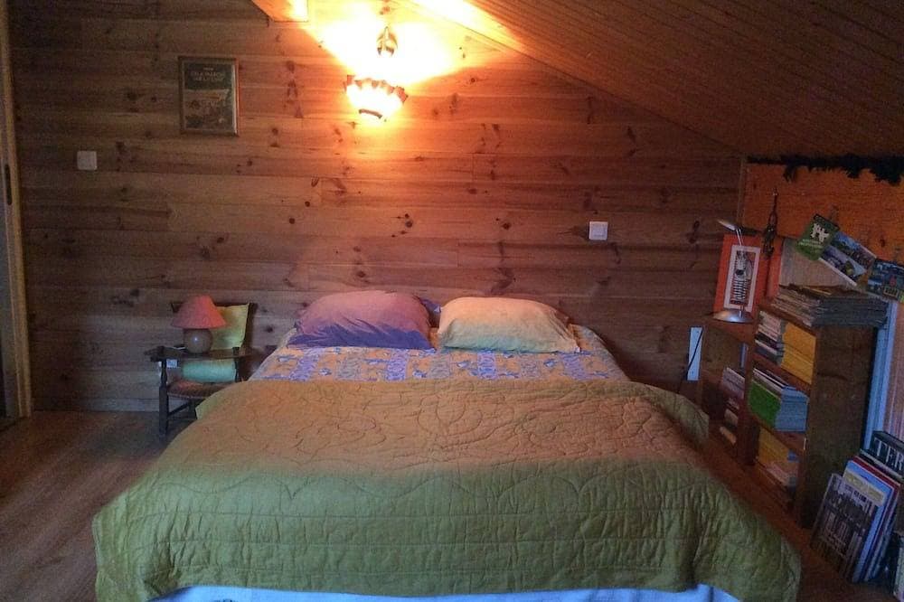 Foto 3 von 9: Timber-frame house bordering the Cévennes National Park. Quiet environment