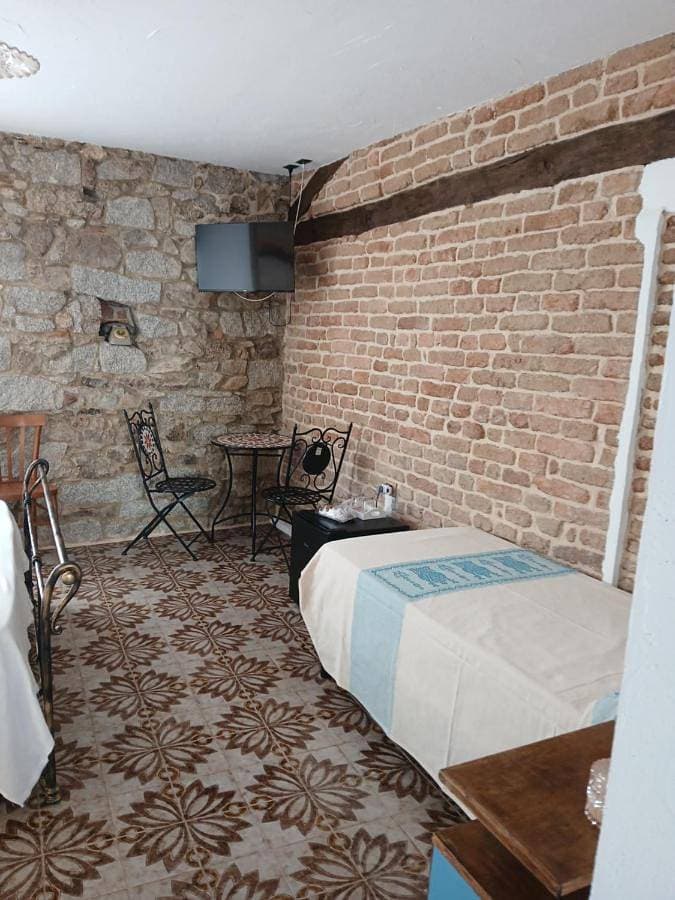 Foto 2 von 10: Large Double Room