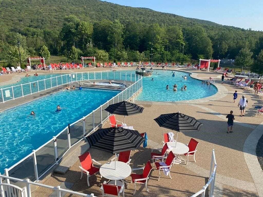 Foto 11 von 50: Neu modernes Studio im River Walk Resort mit Bergblick vom Balkon