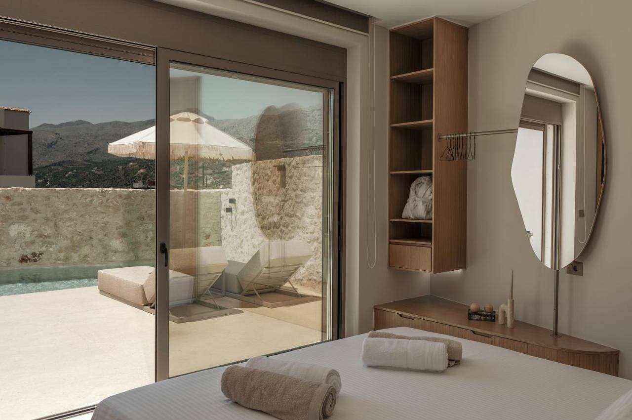 Foto 6 von 40: Junior One Bedroom Suite with Private Pool