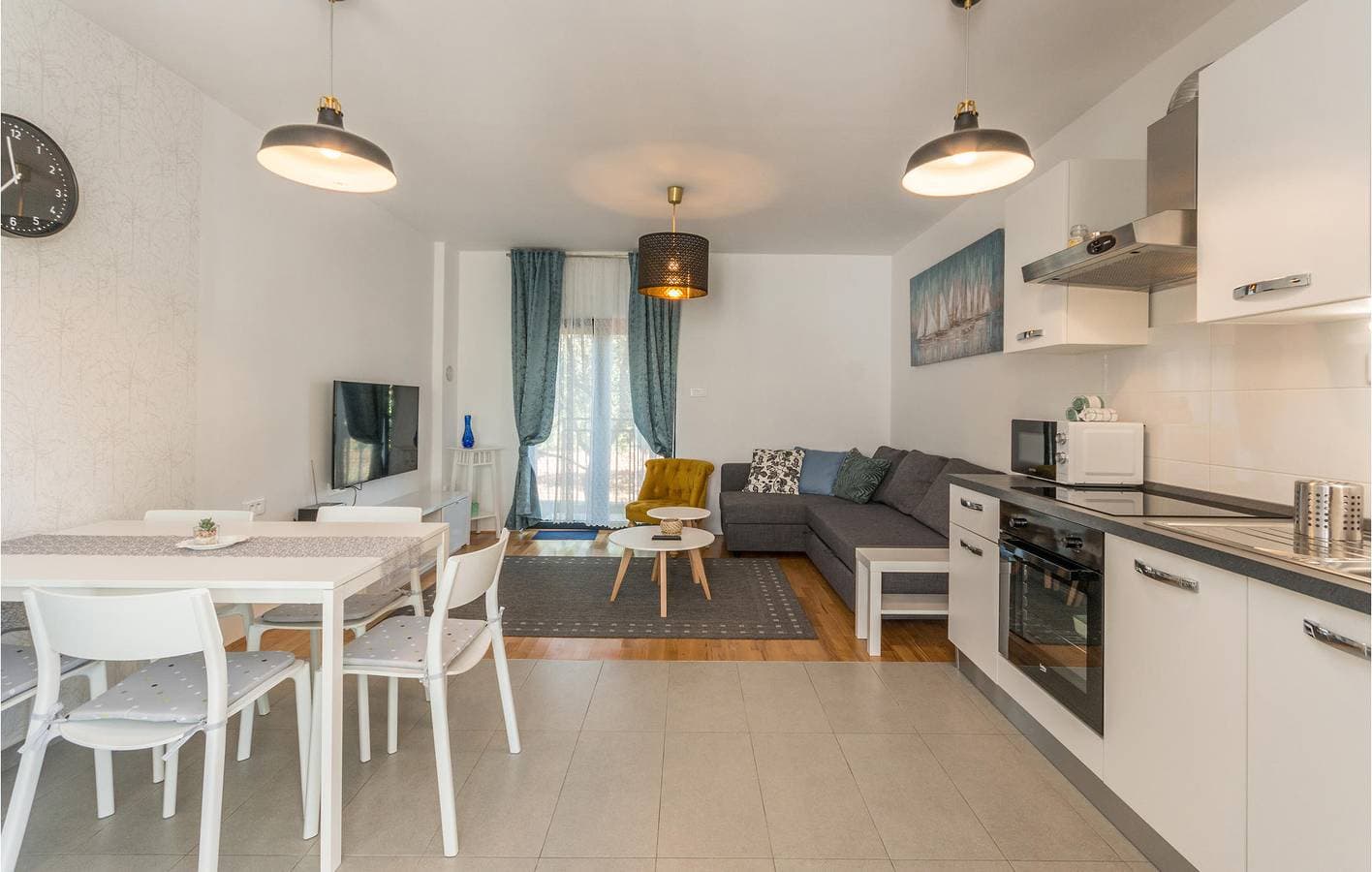 Foto 4 von 31: Gemütliche Ferienwohnung mit Terrasse, WLAN und 1 km Entfernung zum Strand Dječji Raj