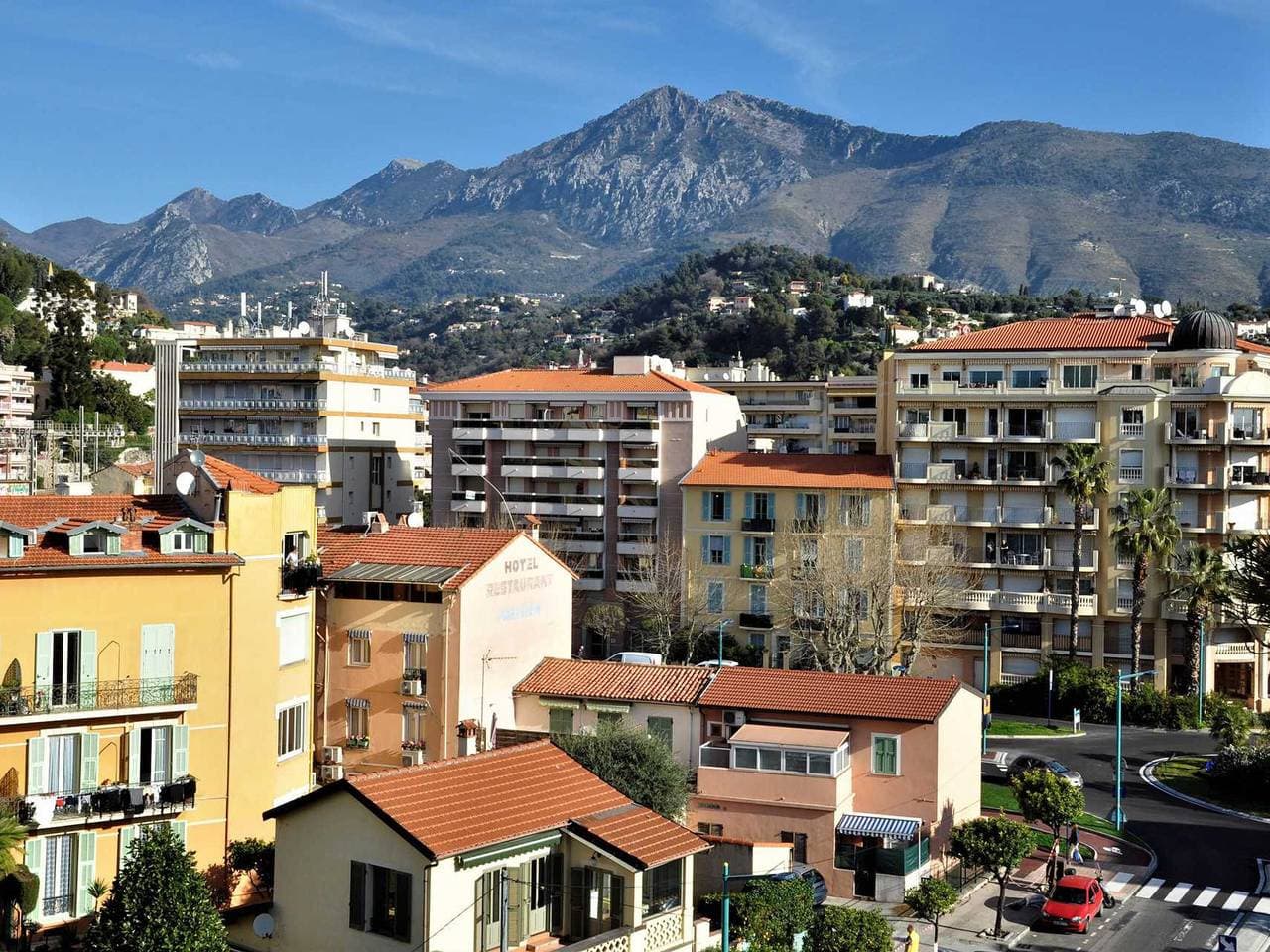 Foto 2 von 18: Schöne und gemütliche 3-Zimmer-Wohnung mit Balkon und Meerblick
