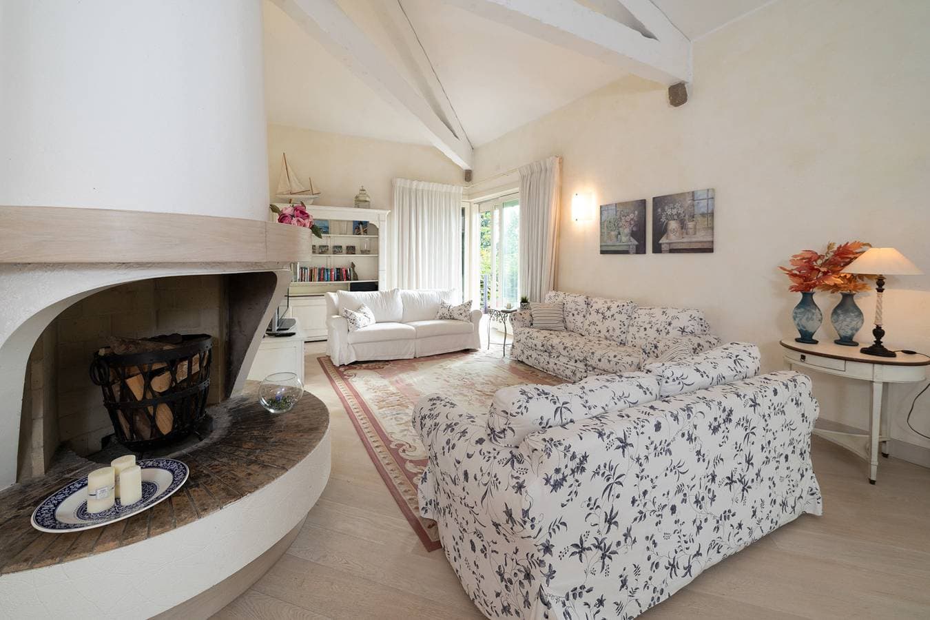 Foto 5 von 45: Regarda - "Villa Infinity", Stillvoll und Elegant  mit privatem Pool und Seeblick