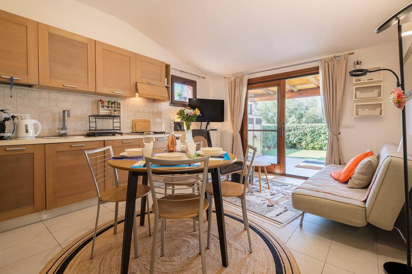 Foto 5 von 26: Ferienhaus 'Manessy' mit Meerblick, Gemeinschaftspool und Klimaanlage