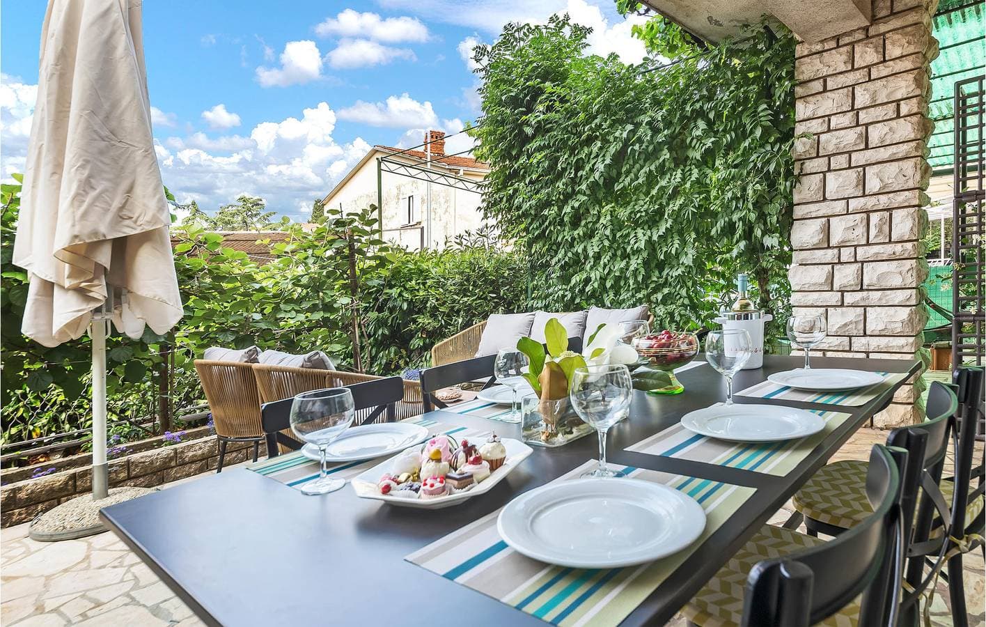 Foto 10 von 36: Gemütliche 2-Zimmer-Wohnung mit Terrasse, WLAN und Parkplatz in Küstennähe