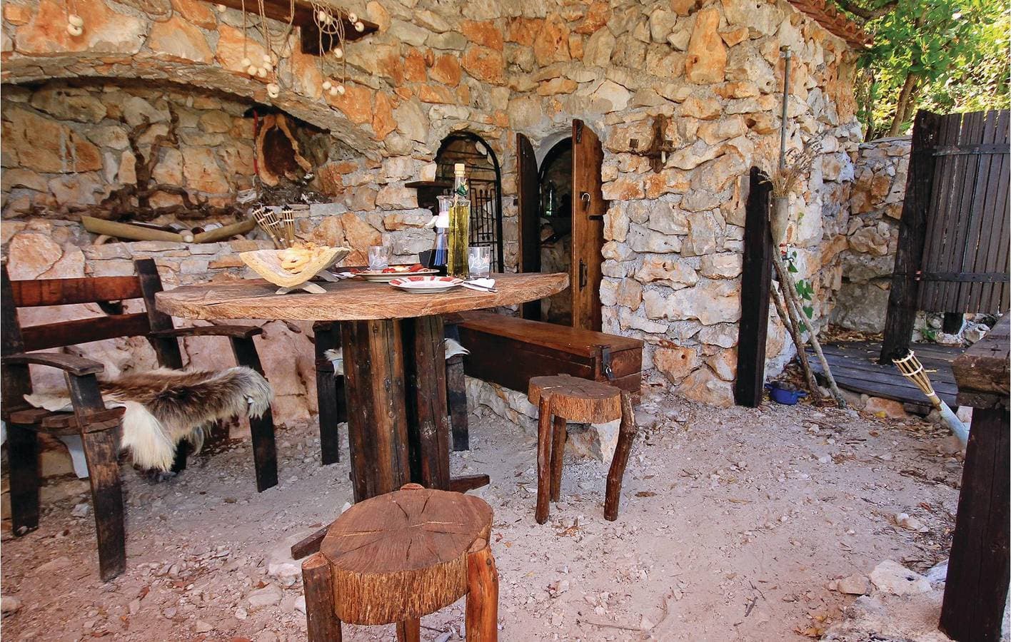 Foto 6 von 43: Gemütliche Ferienwohnung mit Terrasse und Kamin, 2,5 km vom Strand entfernt