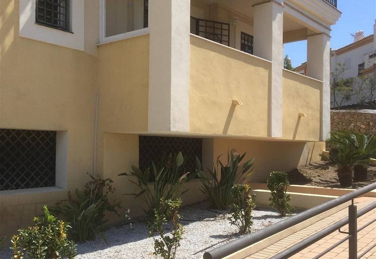 Foto 5 von 28: "Lux Apartm Beauvivir" mit Gemeinschaftspool, Garten und eigener Terrasse
