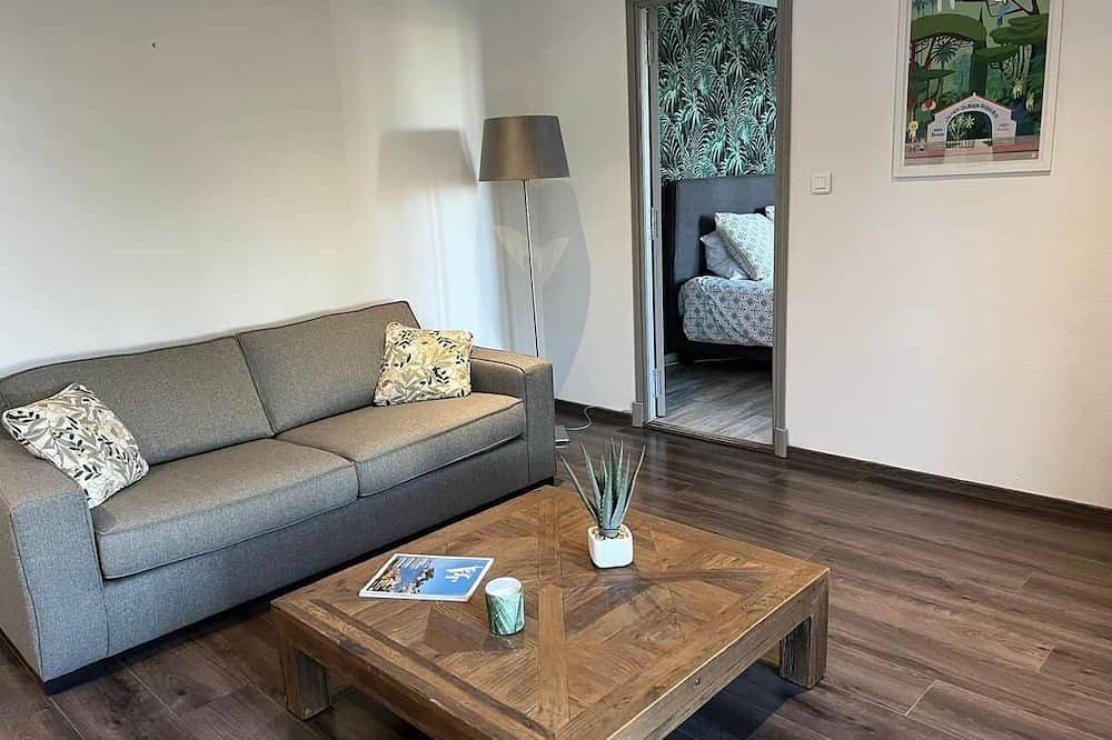 Foto 5 von 16: Private Apartment in a Villa with a Pool