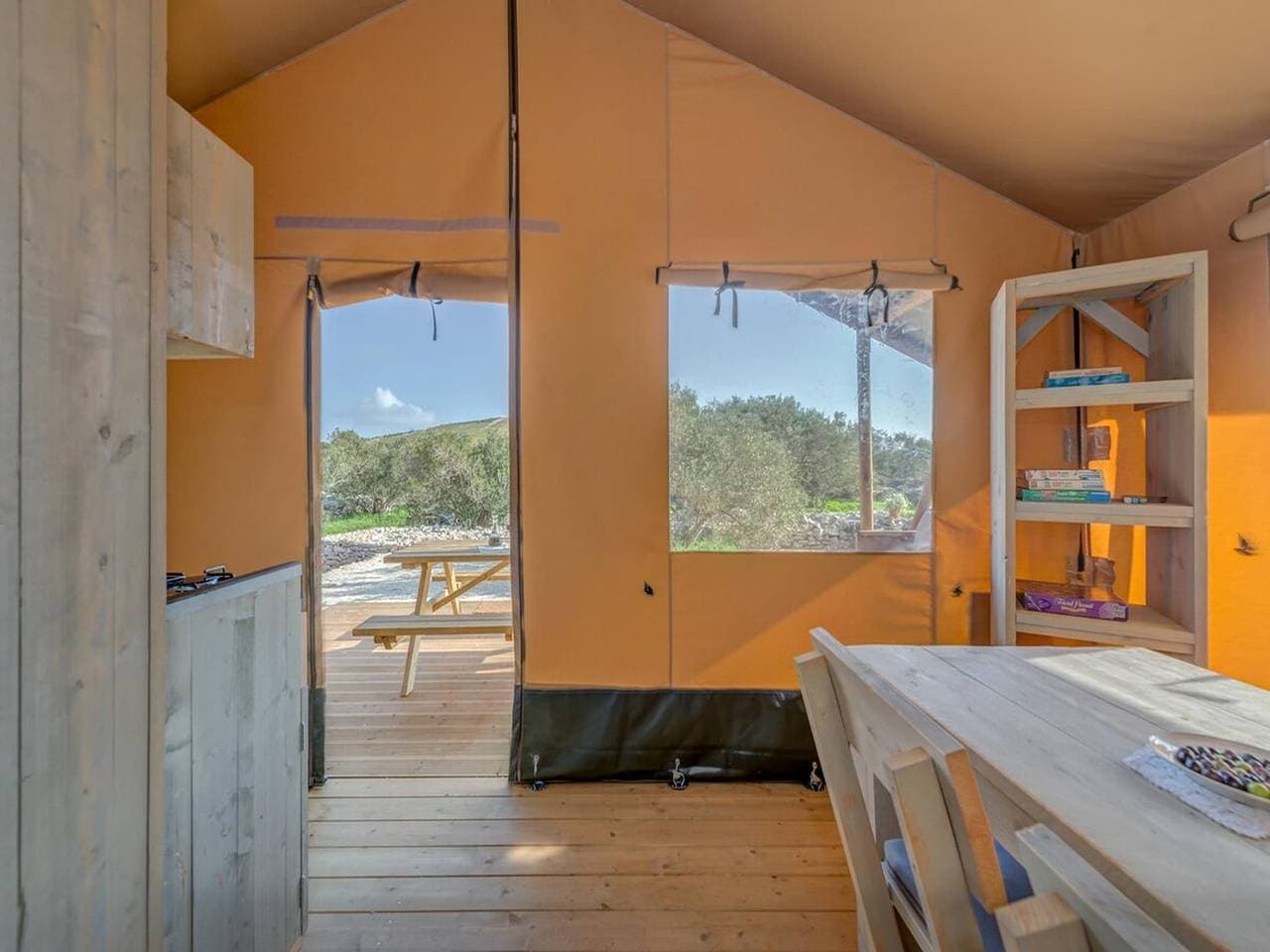 Foto 9 von 27: Insel-Glamping für 4 Personen mit Whirlpool