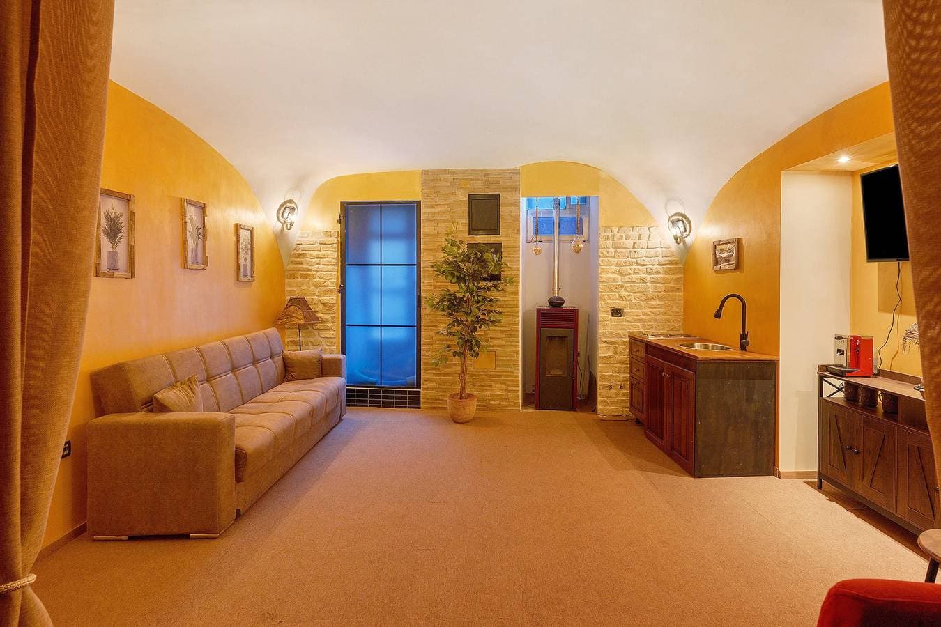 Foto 13 von 38: Zimmer 'Matrimoniale Mansardata' mit gemeinsamer Terrasse, Wi-Fi und Klimaanlage