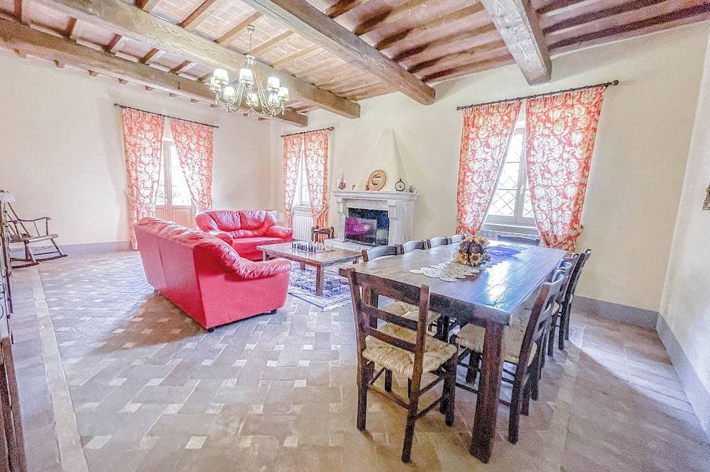 Foto 10 von 30: Detached villa with private pool and great panoramic views!!