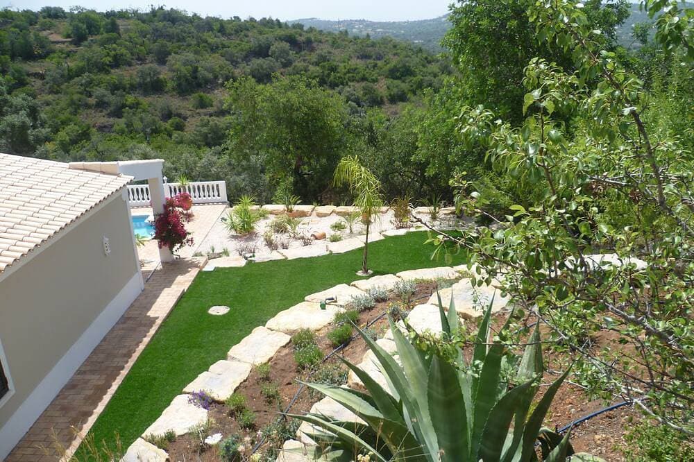 Foto 12 von 29: Abgeschiedene ländliche Villa mit privatem Pool und herrlichem Blick