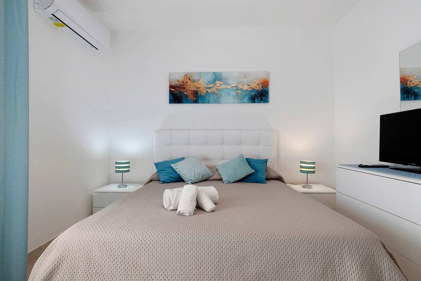 Foto 12 von 28: Ferienwohnung für 6 Personen nahe dem Meer mit Balkon, WLAN und Klimaanlage