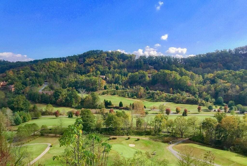 Rustikaler Komfort in der Nähe von Great Smoky Mtns Ntl Park und Bryson City Attraktionen 1