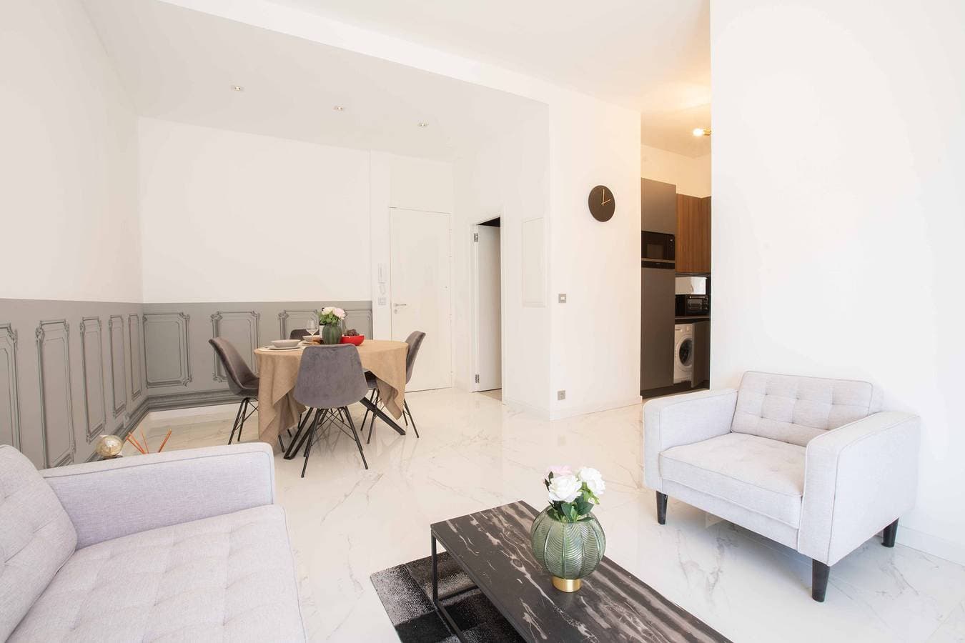 Foto 8 von 16: Le Magenta - Modern Apartment with Balcony