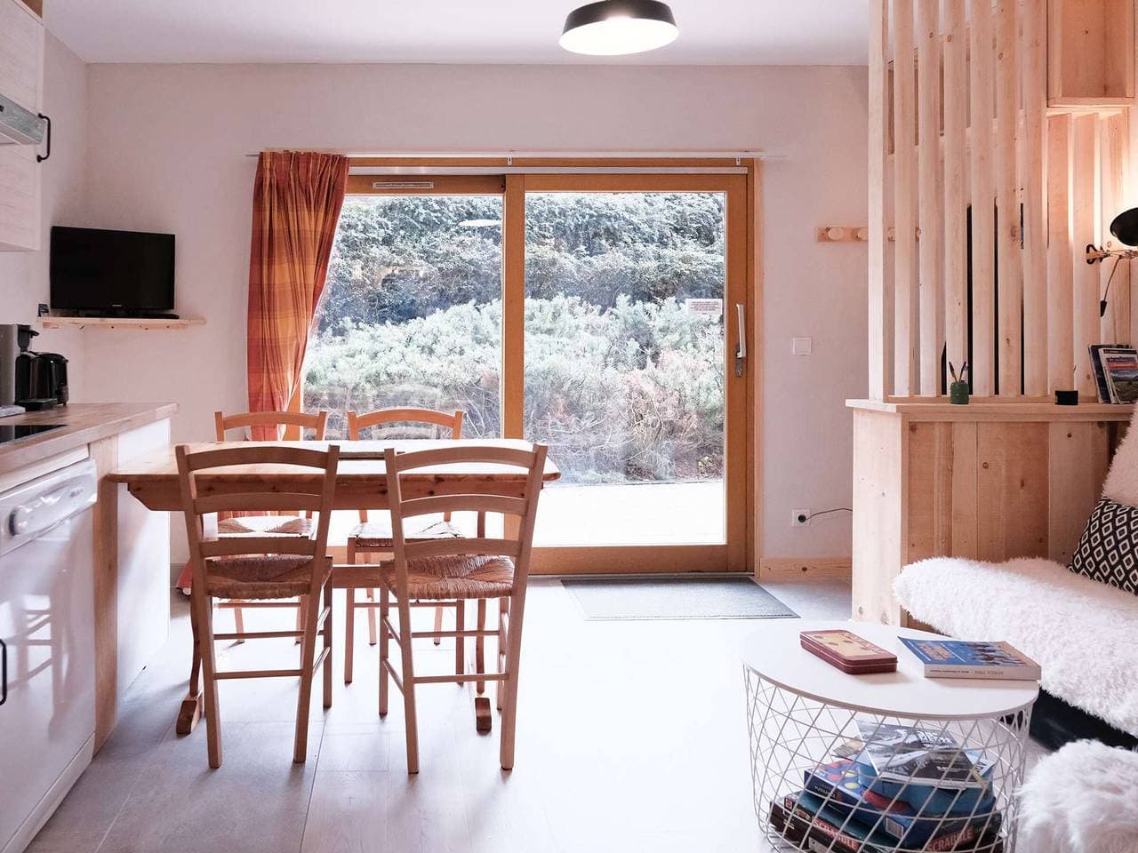 Gemütliches Apartment für 3 Personen mit Pool, in der Nähe von Geschäften und Skiliften. 1