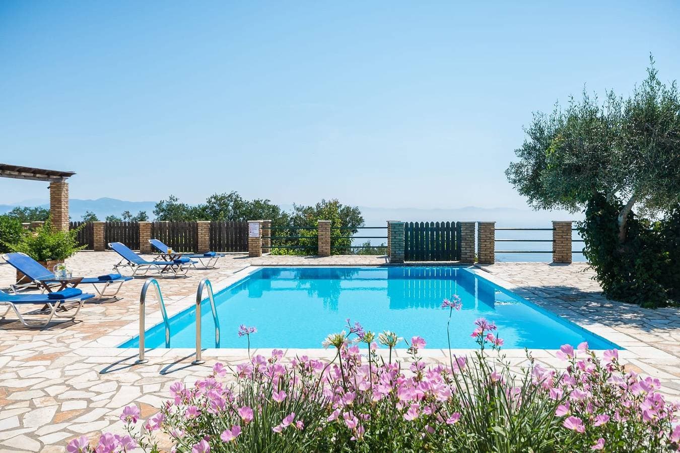 Foto 11 von 24: Villa für 5 Personen mit Terrasse
