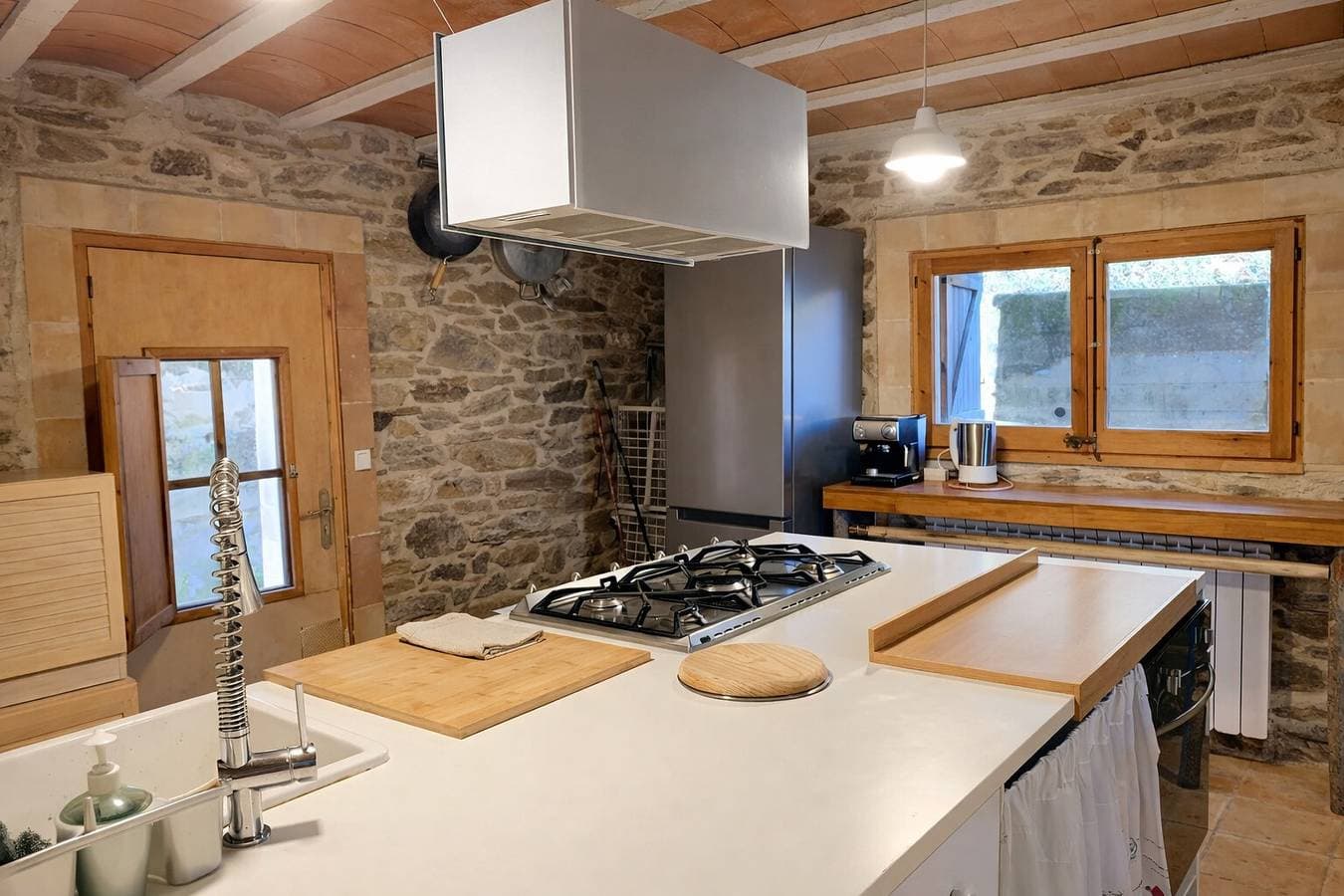 Foto 11 von 31: Casa Rural 'Masia Sa Calma - La Tribu' mit Bergblick, Gemeinschaftsterrasse und WLAN