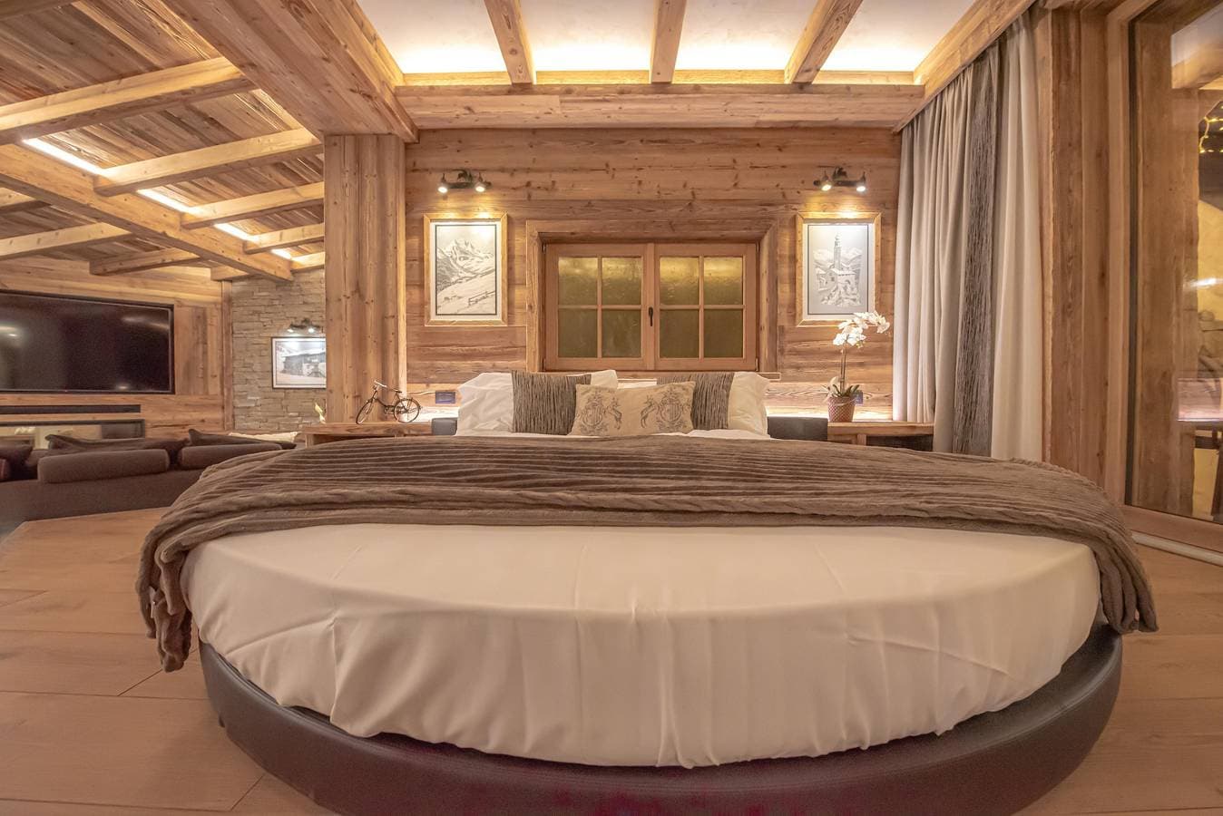 Foto 4 von 44: 'Le Chalet Suite' mit Bergblick, privater Terrasse und WLAN