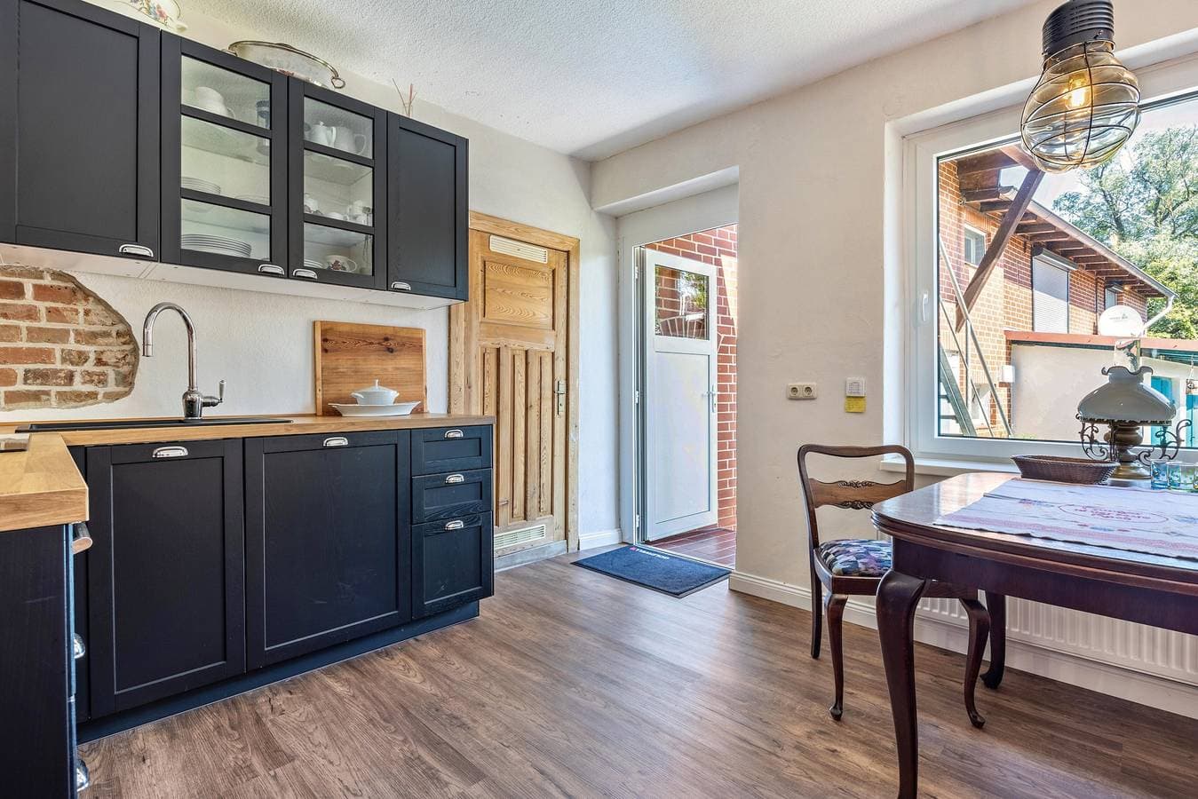 Foto 5 von 28: Ferienwohnung Kleines Glück direkt am Wasser, privater Garten, Terrasse und WLAN