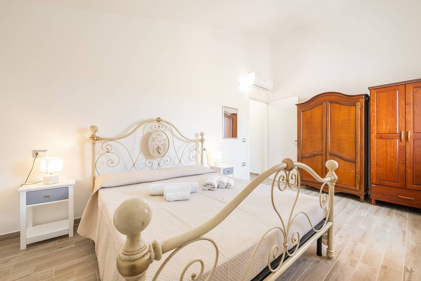 Foto 7 von 26: Ferienwohnung 'Casa Vacanze Alba Mar' mit Balkon, WLAN und Klimaanlage