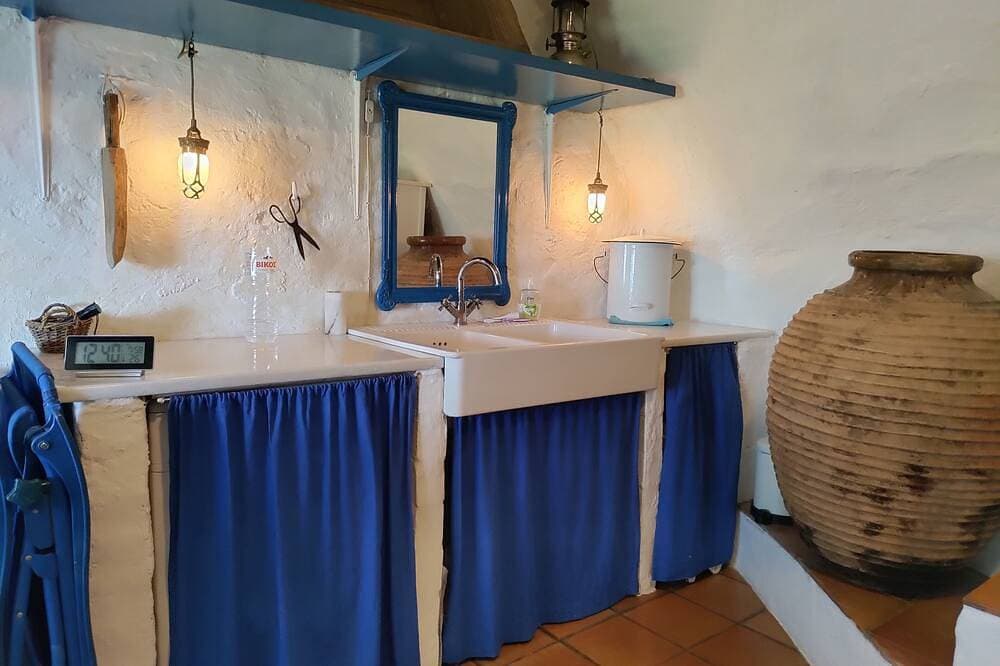 Foto 13 von 30: Wunderbares altes Steinhaus, mit Blick auf Meer und Bergen