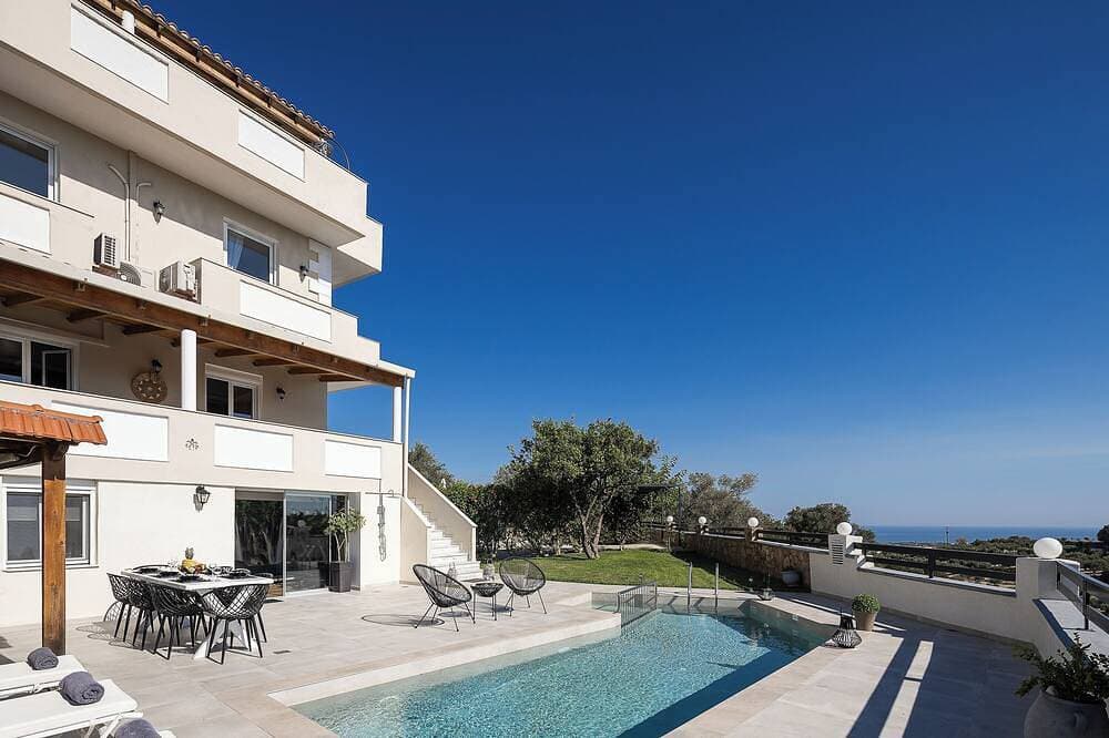 Foto 12 von 30: Luxusvilla mit Pool, Jacuzzi, Gym & Sauna, 10 Min. vom Strand
