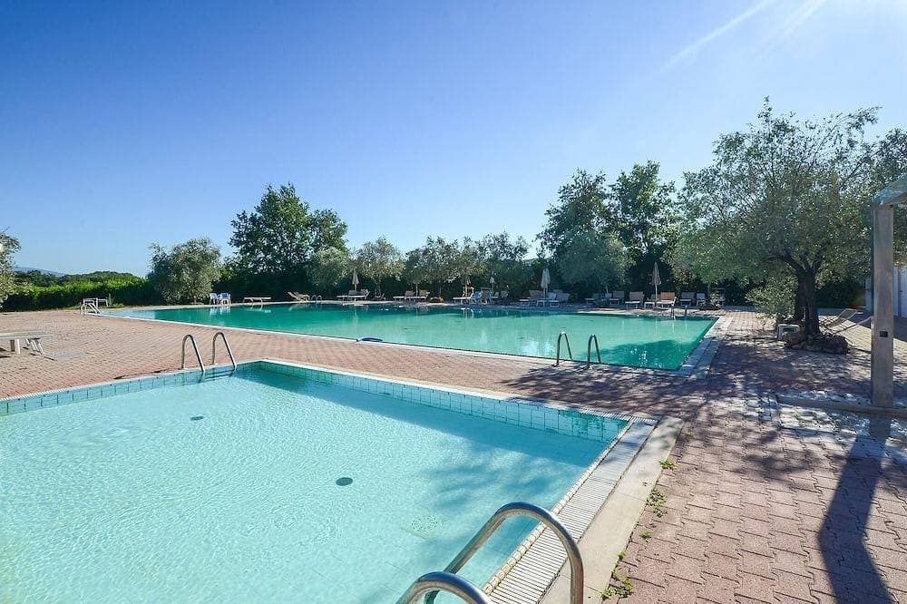 Amazing home in Murlo with outdoor swimming pool 1