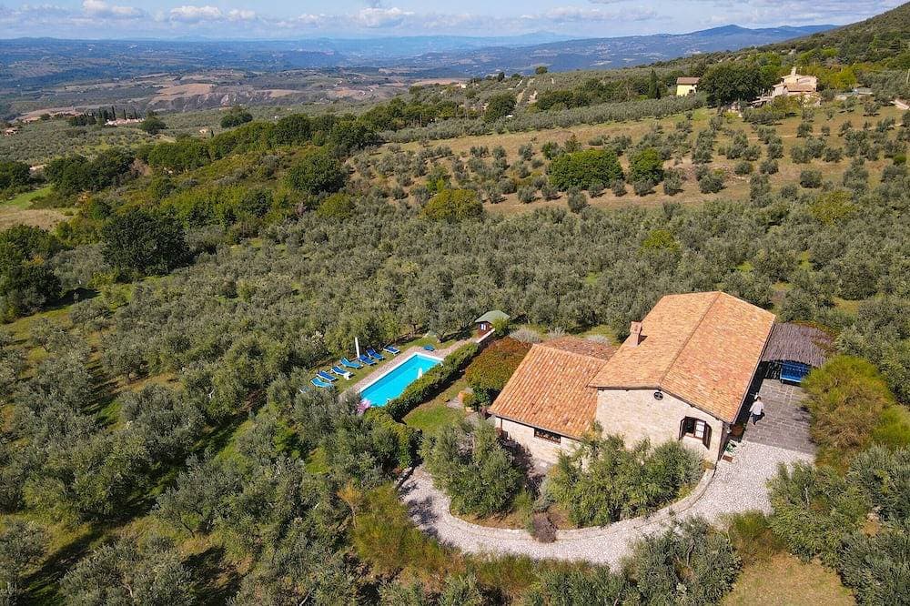 Foto 6 von 30: Freistehende Villa mit privatem und eingezäuntem Pool 1,6 km Montecchio, 20 km von Orvieto.