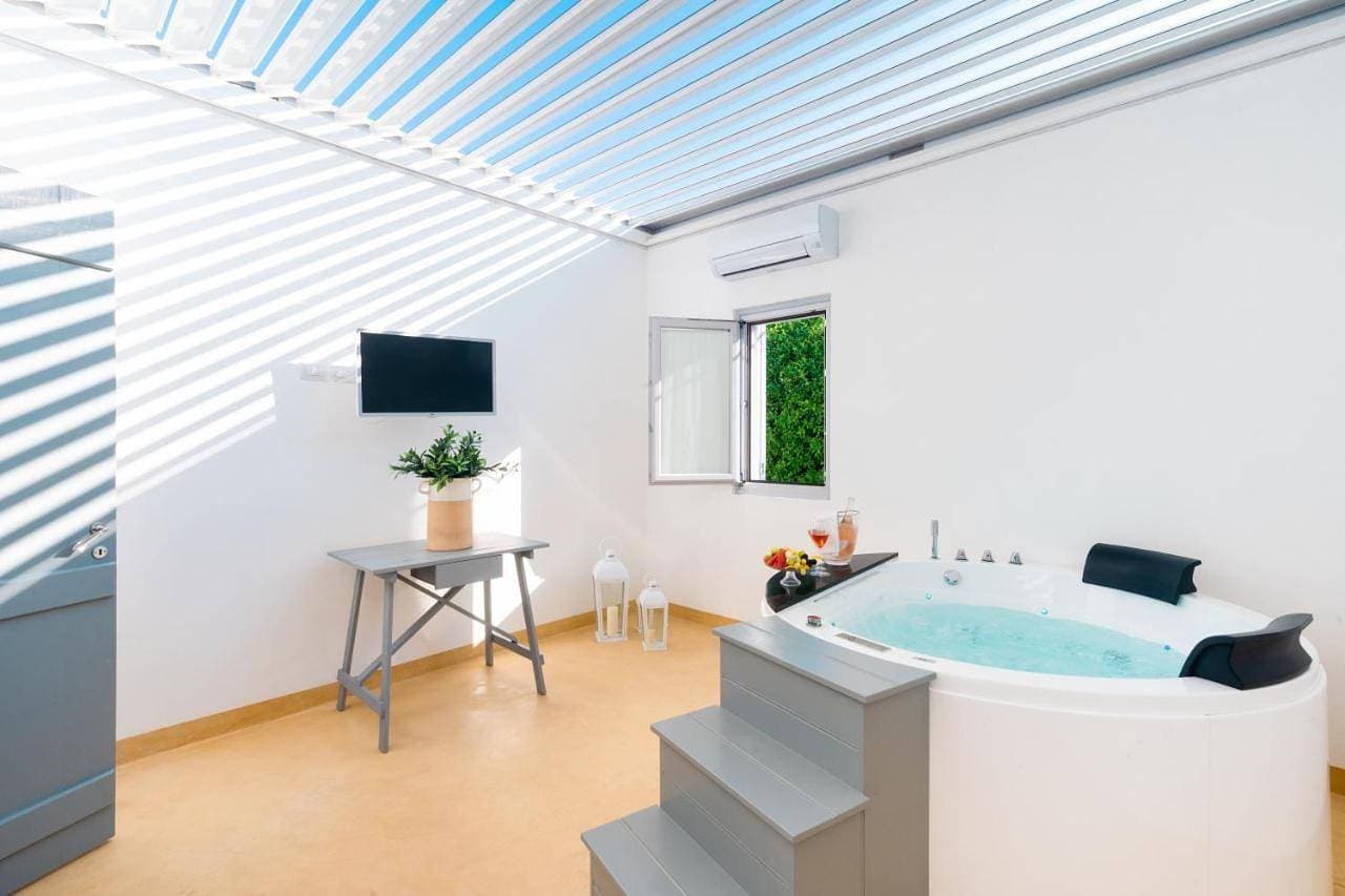 Foto 7 von 14: King Room with Spa Bath