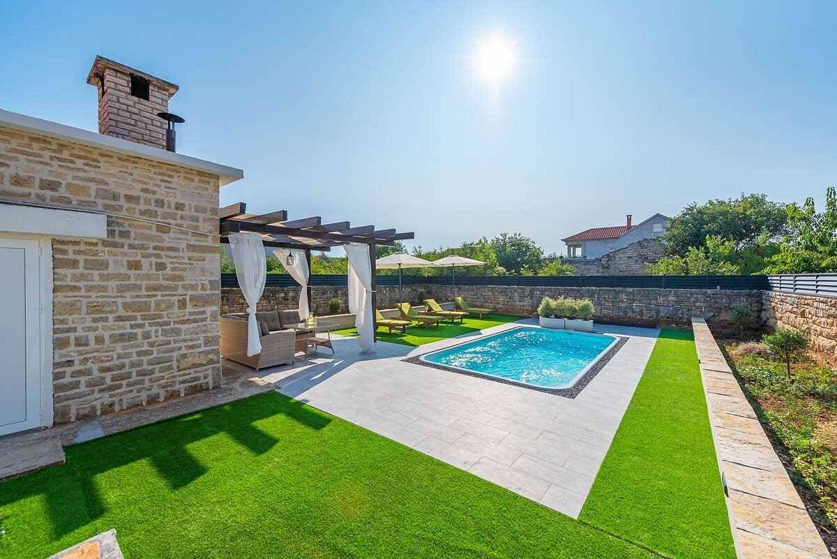 Foto 7 von 41: Villa für 5 Personen mit Pool