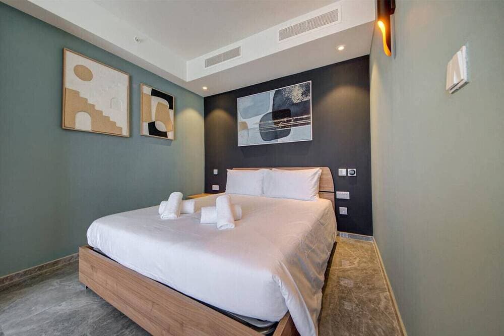 Foto 2 von 30: The Official Mercury Suite With Pool & Strong WIFI