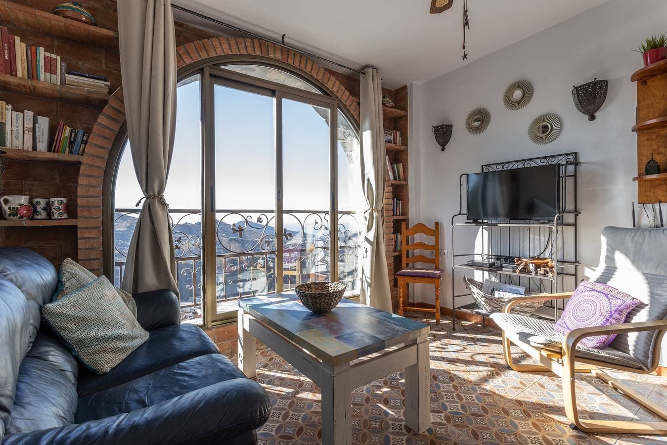 Foto 7 von 26: Ferienwohnung "Alma" mit Bergblick, Pool, Whirlpool, WLAN, A/C & Terrasse