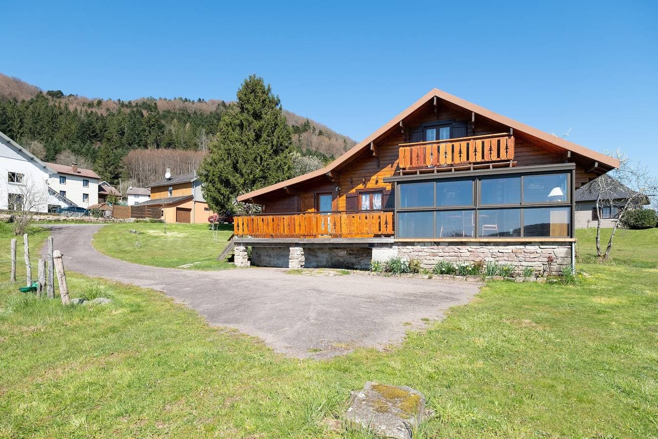 Foto 11 von 22: Chalet „Chez Monique“ mit Bergblick, privater Terrasse und WLAN