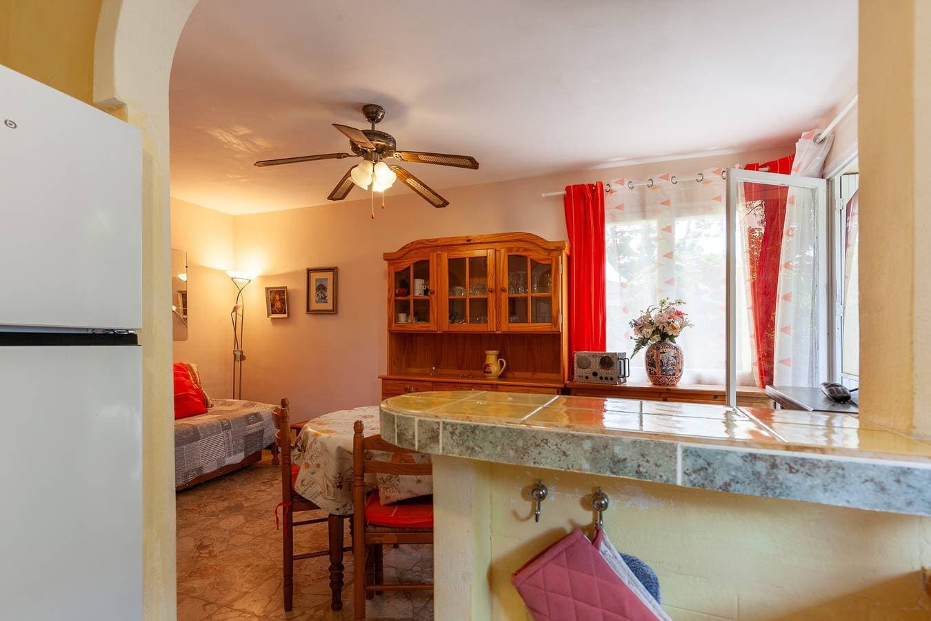 Foto 8 von 22: Ferienwohnung 'Appartement Dans Cadre De Verdure' mit privater Terrasse, privatem Garten und WLAN