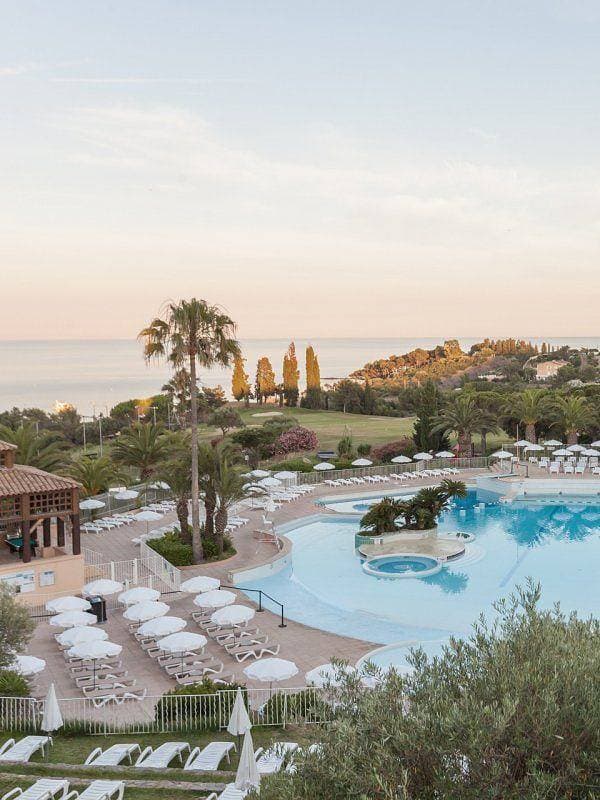Foto 12 von 21: Renoviertes Studio im Feriendorf Cap Esterel, Garten und Terrasse 1-2 Personen