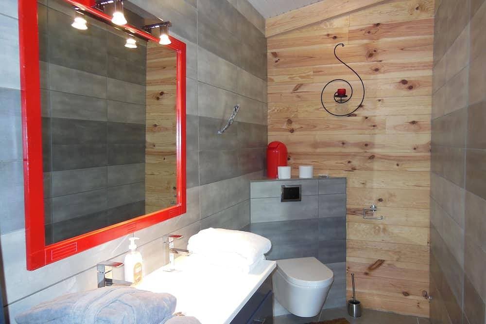 Foto 4 von 21: Studio-Übergroß-Ensuite mit Dusche-Gartenblick