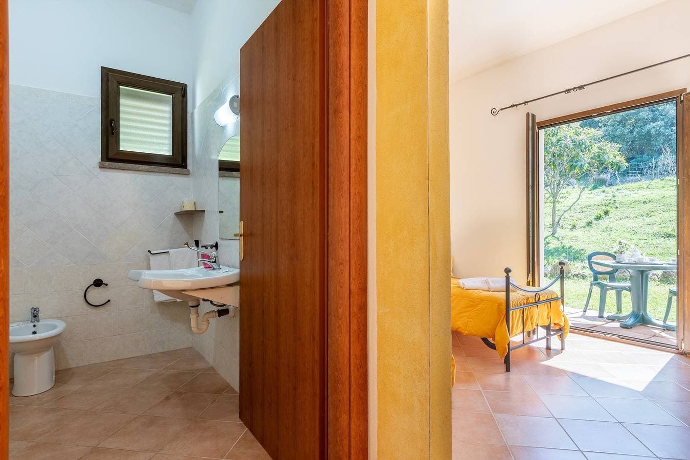 Foto 13 von 31: Doppelzimmer mit Pool, Bergblick, Gemeinschaftspool und Klimaanlage