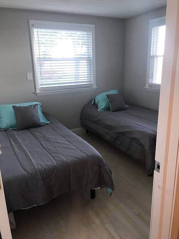 Lakefront Paradise  - Sleeps 6 - Only $400/Night 1