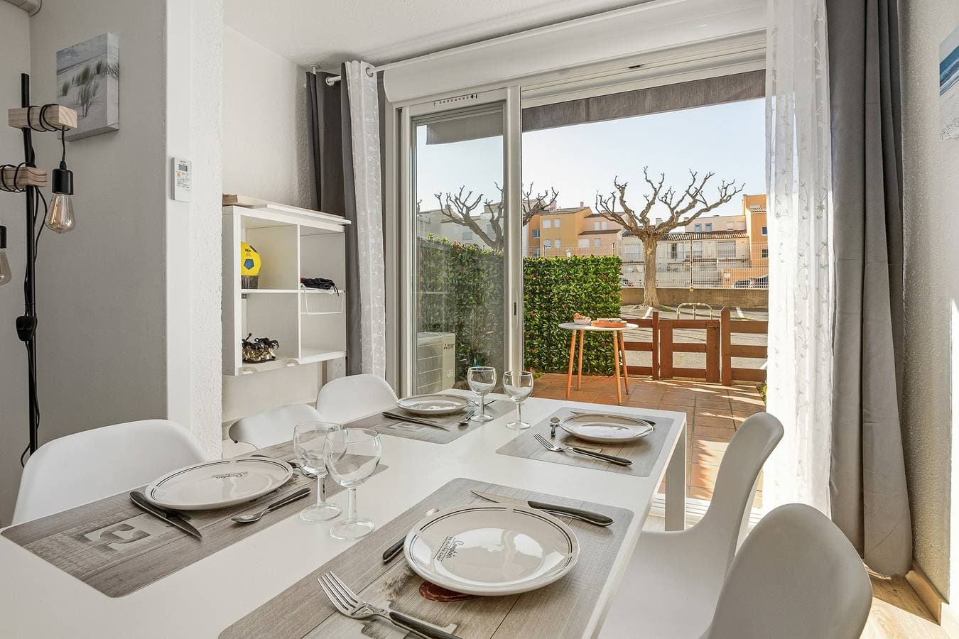 Foto 4 von 12: Ferienwohnung für 4 Personen mit Terrasse